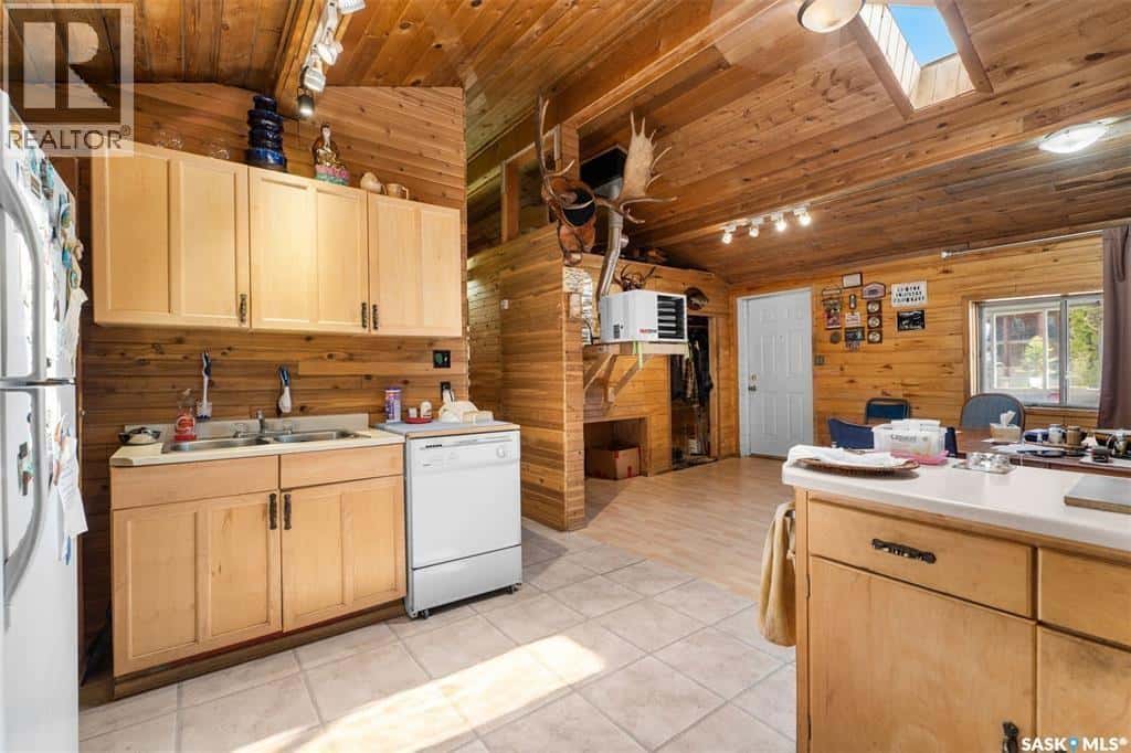 , Northern Admin District, Saskatchewan — Northern Admin District, Saskatchewan - Photo 4 of 37