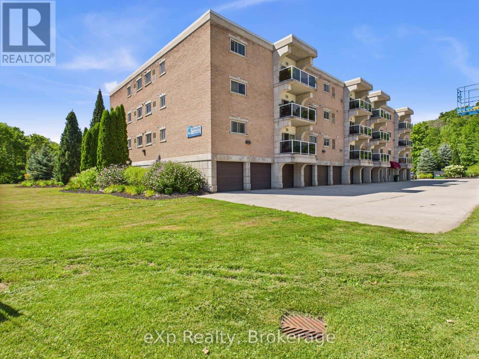 , Brockton, — Brockton - Photo 3 of 62