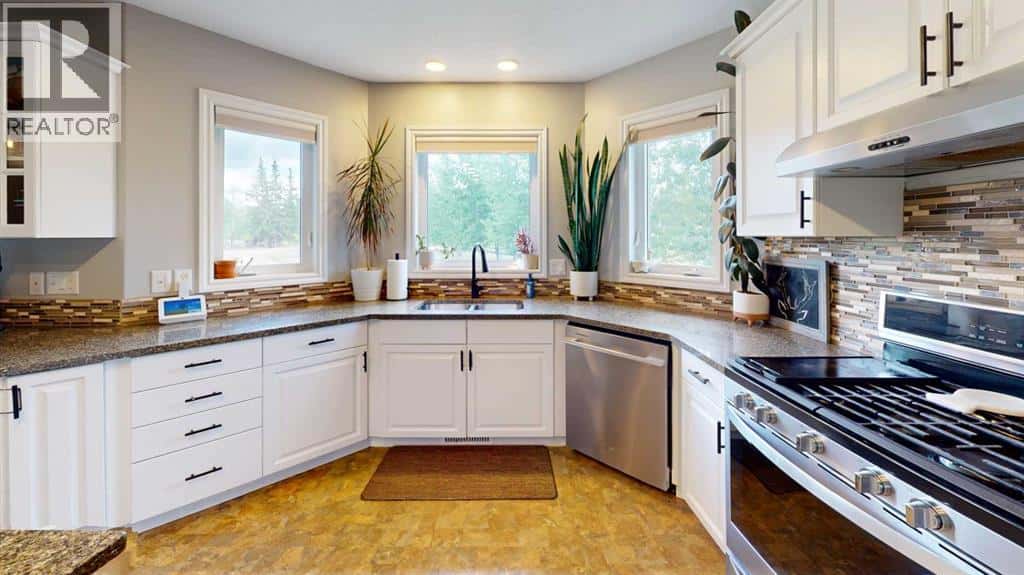 , Lac La Biche, — Lac La Biche - Photo 4 of 45