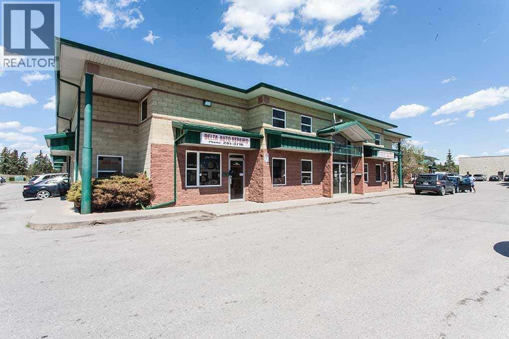 , Calgary, Alberta — Calgary, Alberta - Photo 2 of 13