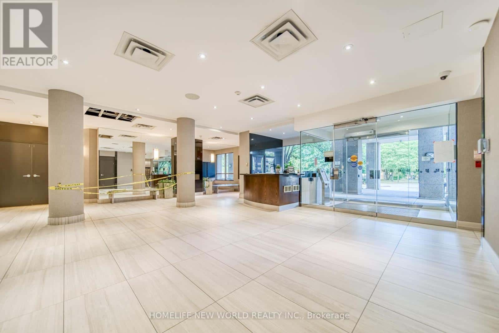 , Toronto (Willowdale East), — Toronto (Willowdale East) - Photo 4 of 27