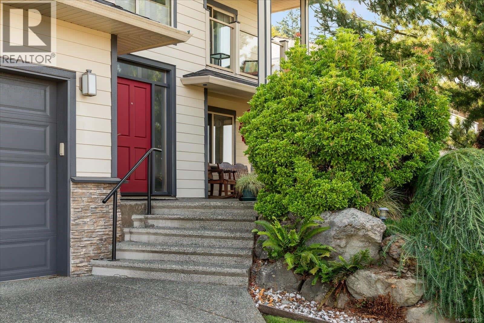 , Nanaimo, British Columbia — Nanaimo, British Columbia - Photo 3 of 47