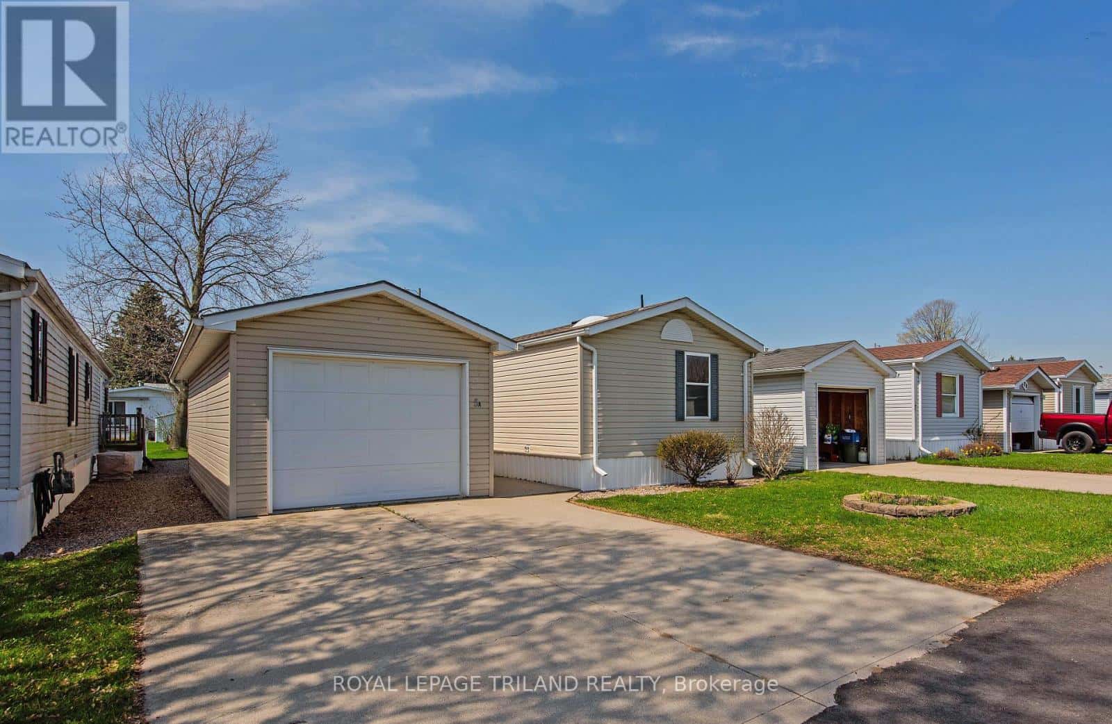 , Strathroy-Caradoc (SE), Ontario — Strathroy-Caradoc (SE), Ontario - Photo 3 of 49