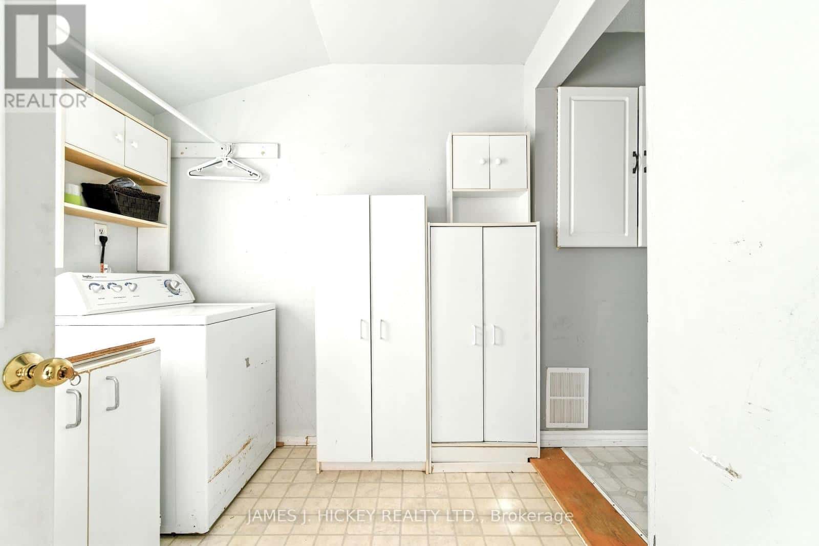 , Deep River, Ontario — Deep River, Ontario - Photo 5 of 37