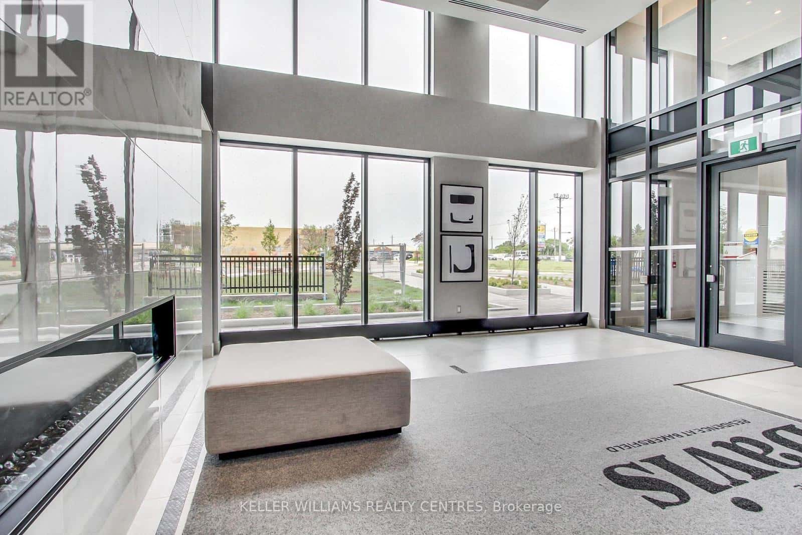 , Newmarket (Central Newmarket), — Newmarket (Central Newmarket) - Photo 3 of 39