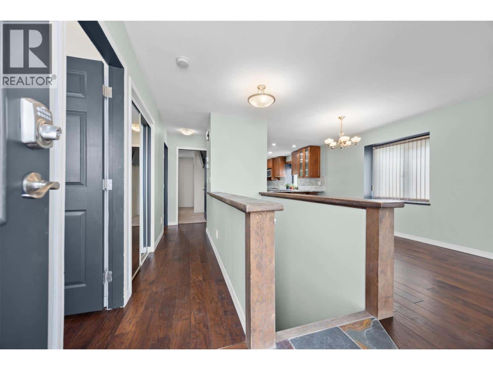 , Kelowna, — Kelowna - Photo 5 of 34