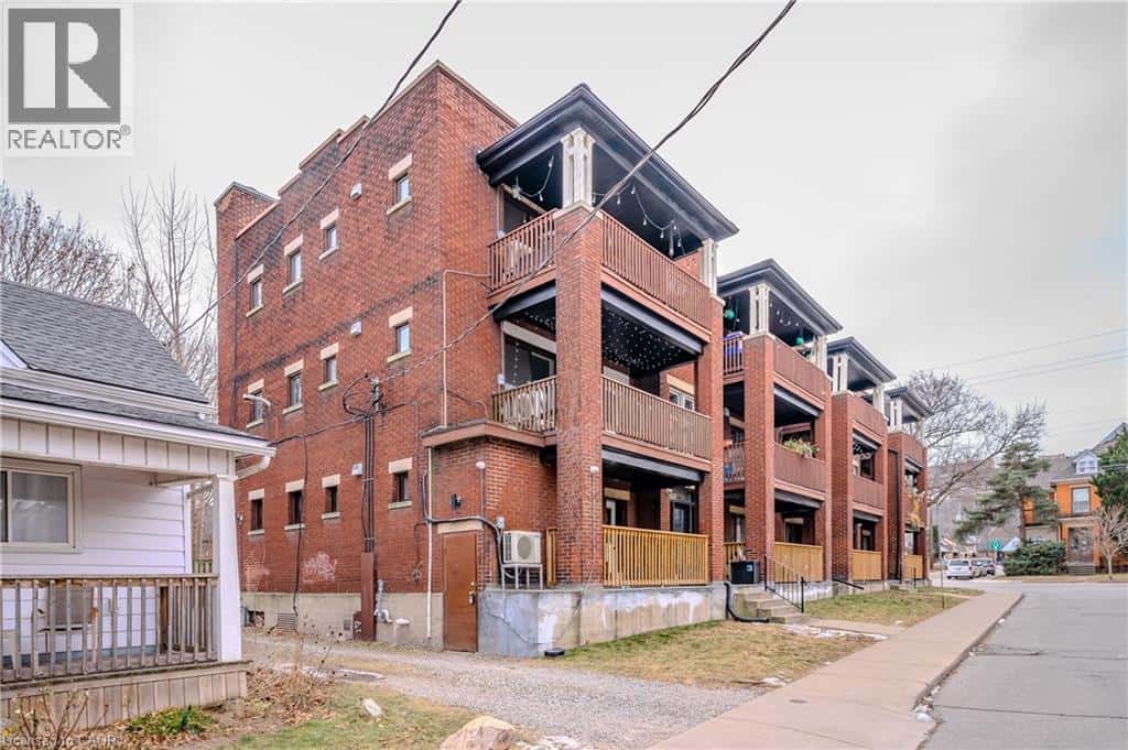 , Hamilton, Ontario — Hamilton, Ontario - Photo 4 of 35