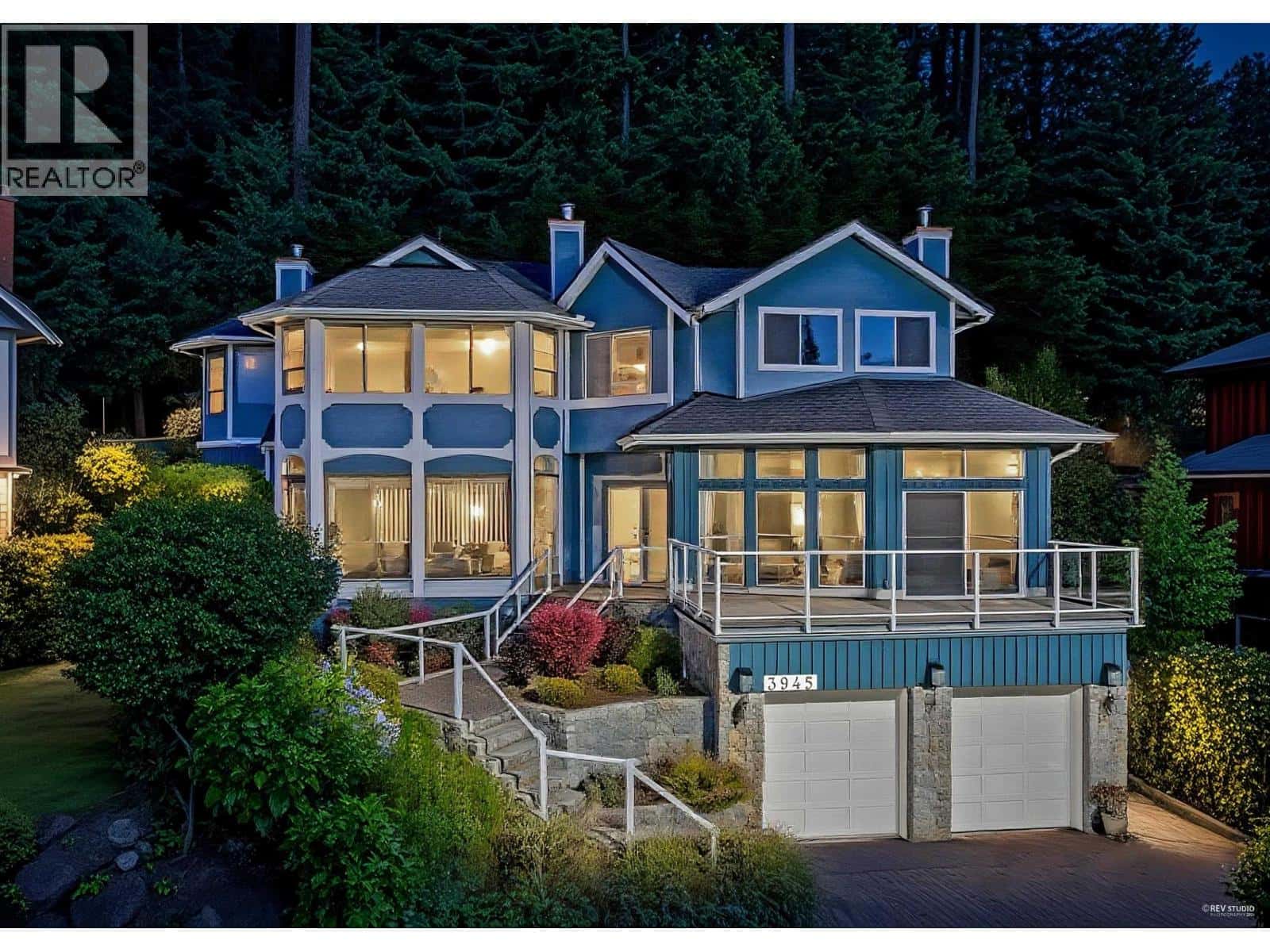 , North Vancouver, — North Vancouver - Photo 2 of 40