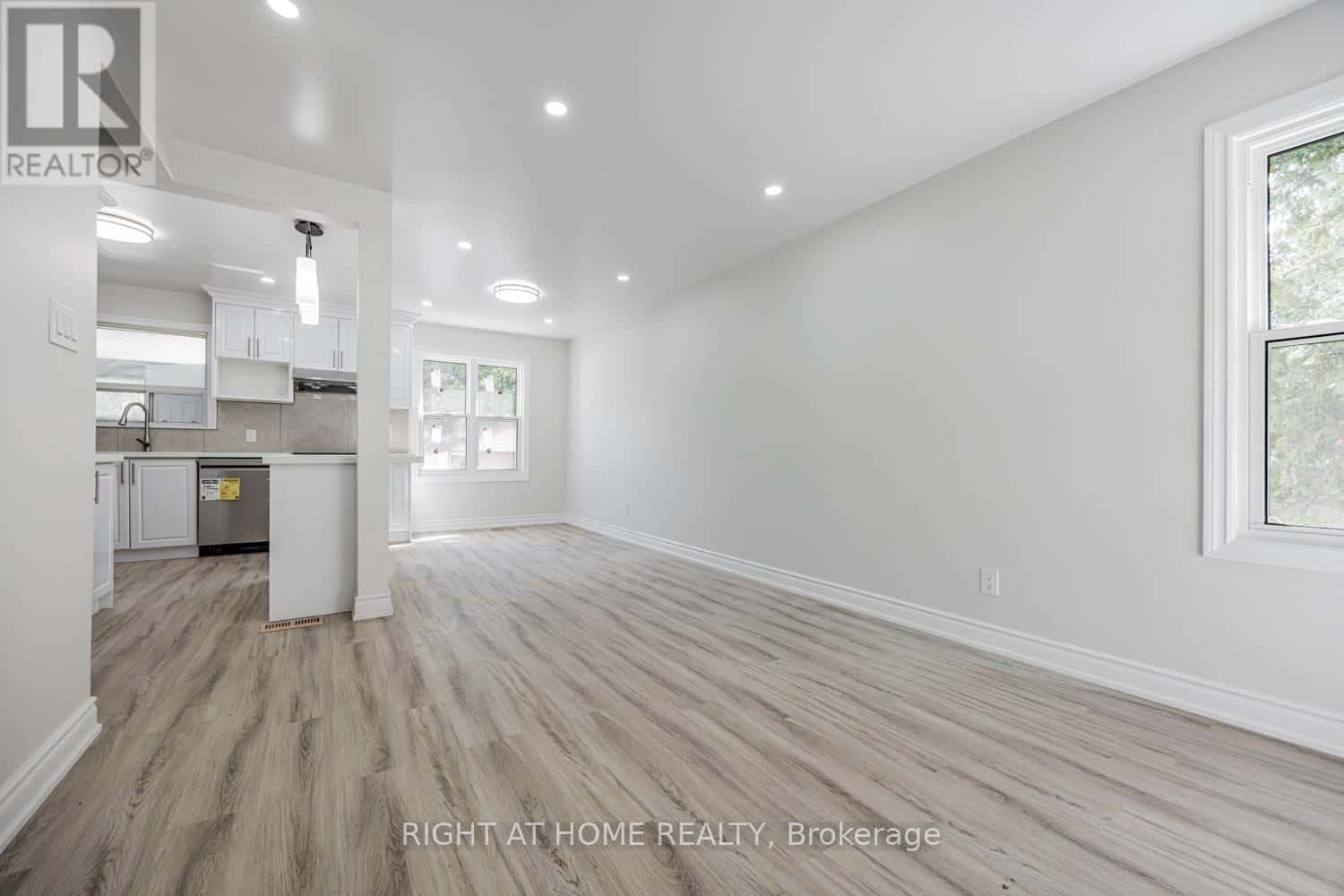 , Richmond Hill (Harding), Ontario — Richmond Hill (Harding), Ontario - Photo 3 of 36