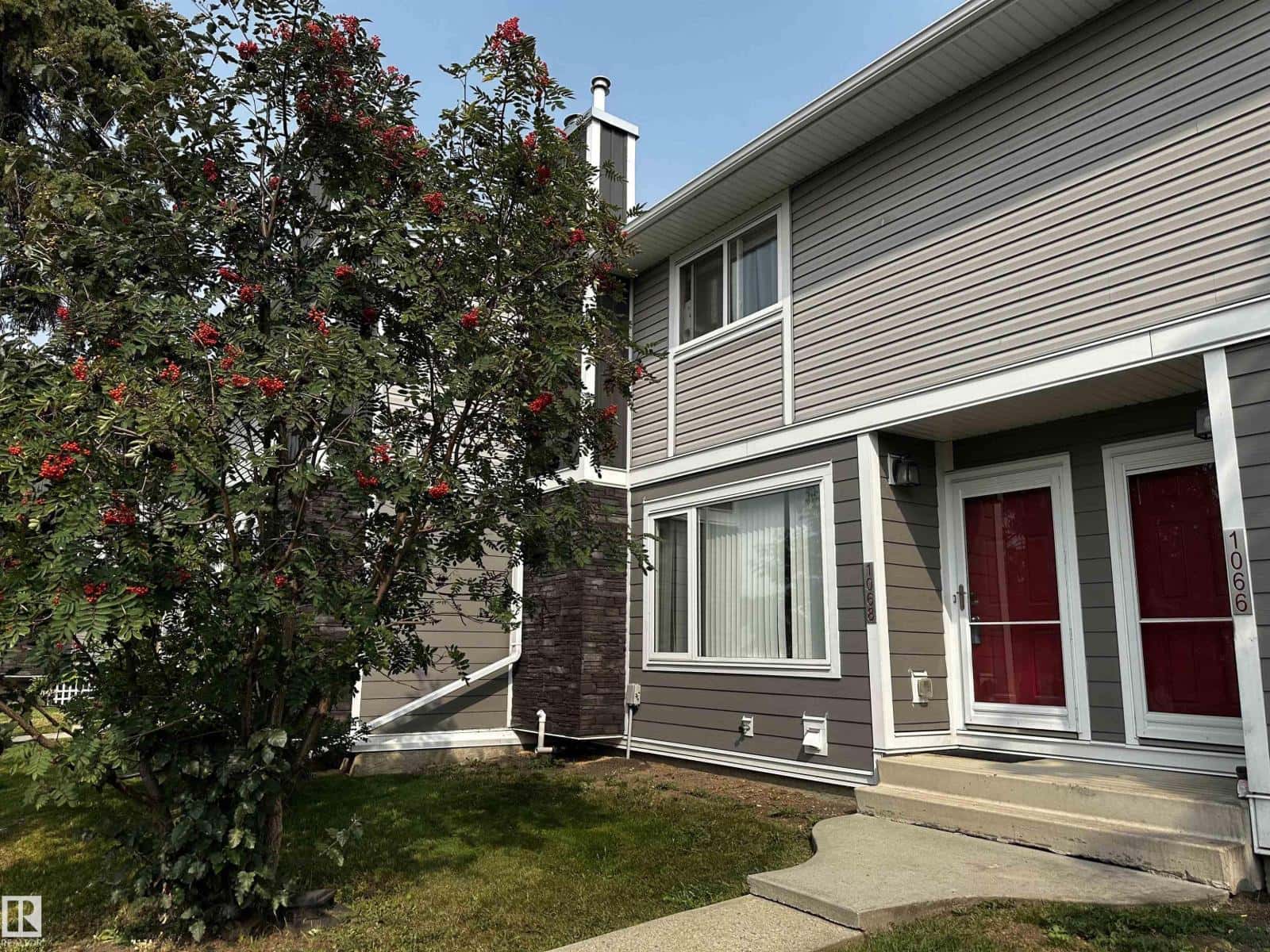 , Edmonton, Alberta — Edmonton, Alberta - Photo 3 of 29