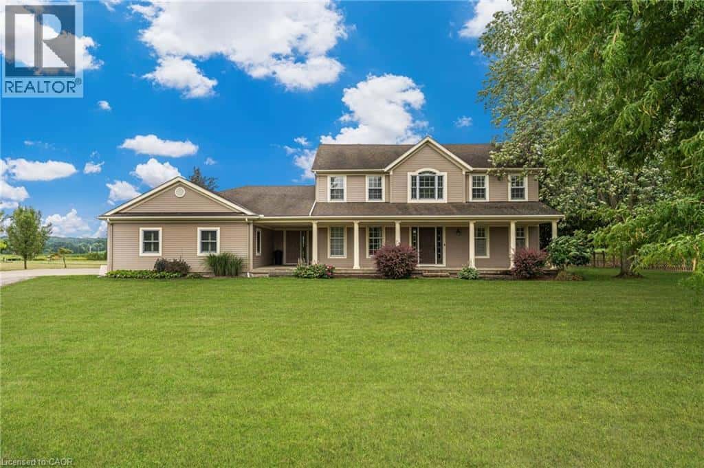 915 QUEENSTON Road — Niagara-on-the-Lake, Ontario - Photo 2 of 46