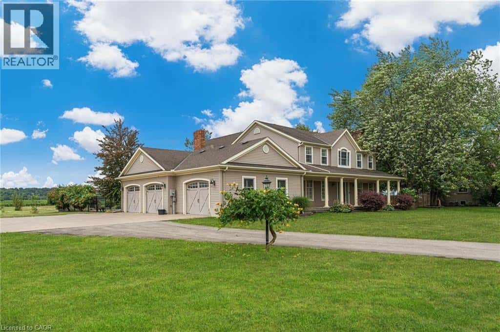 915 QUEENSTON Road — Niagara-on-the-Lake, Ontario - Photo 3 of 46