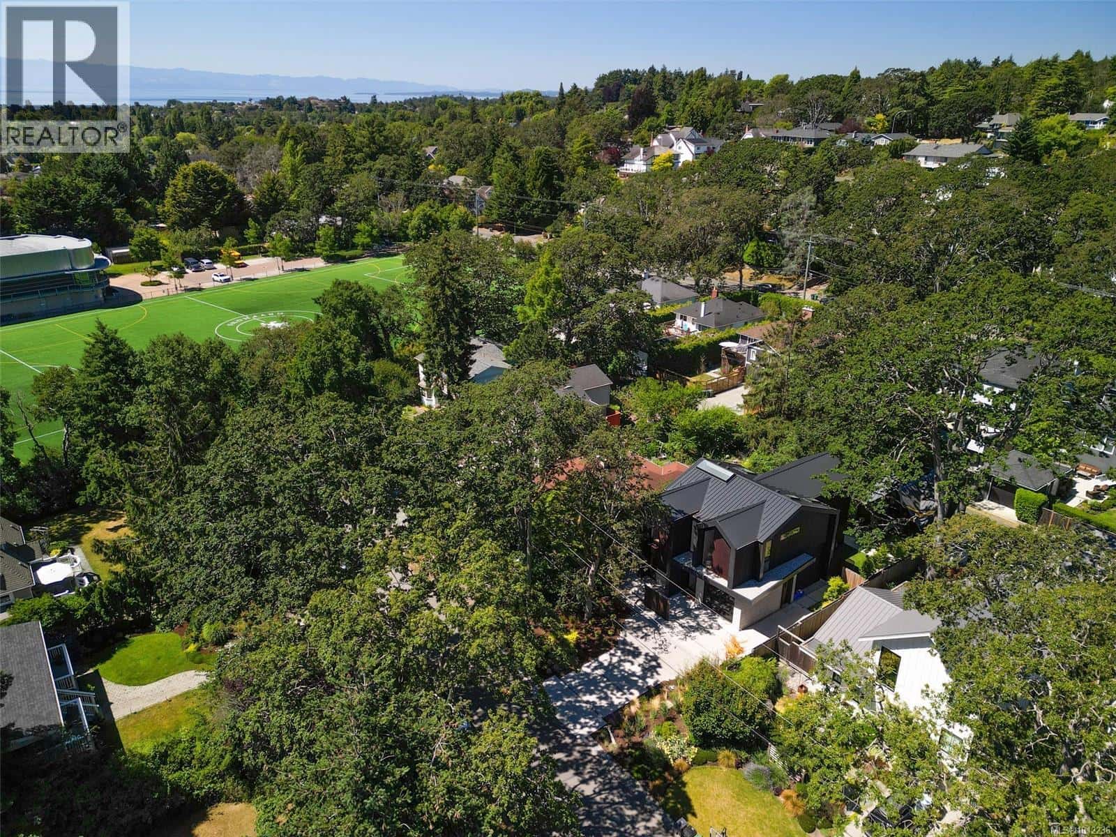 , Victoria, — Victoria - Photo 3 of 45