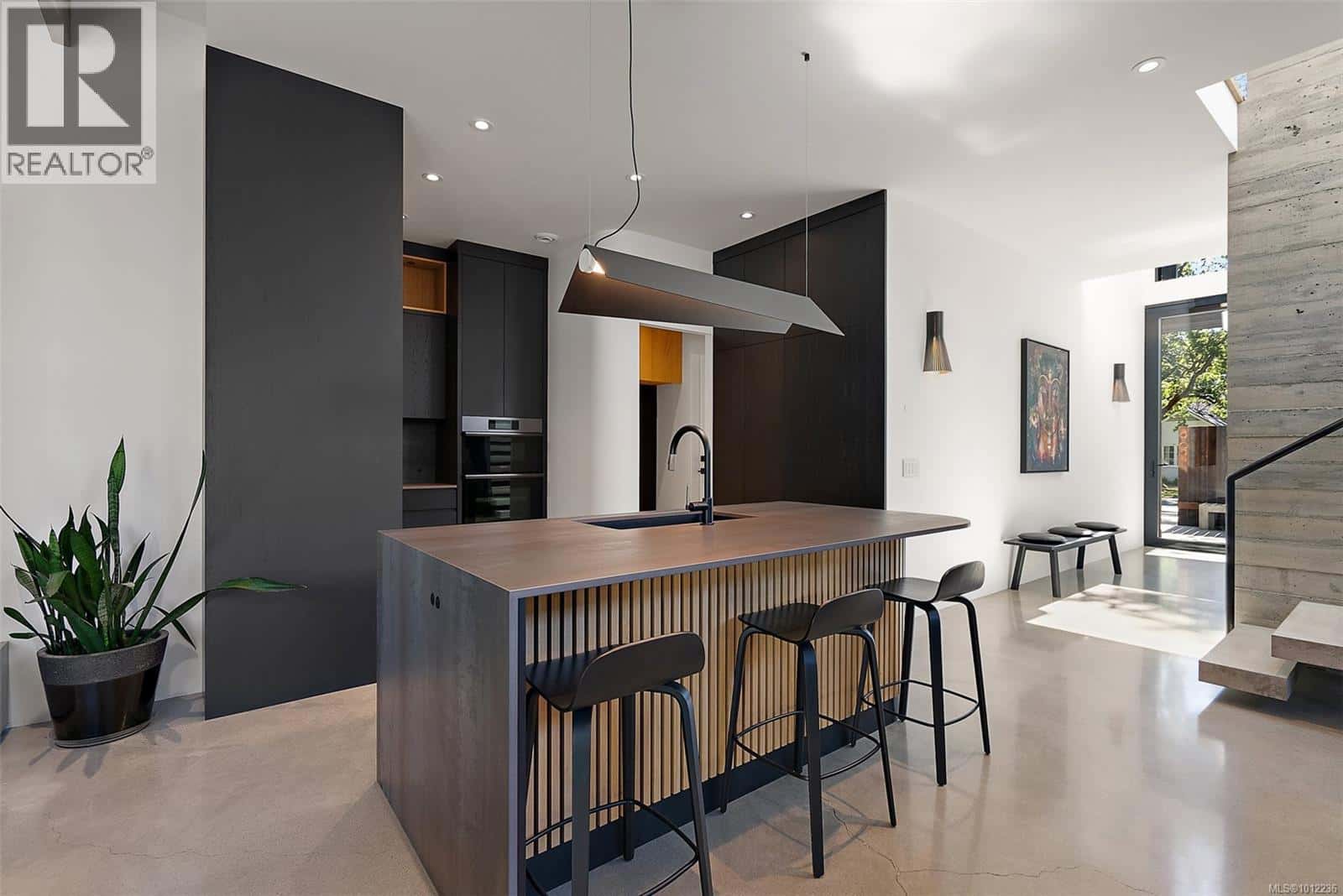 , Victoria, — Victoria - Photo 4 of 45