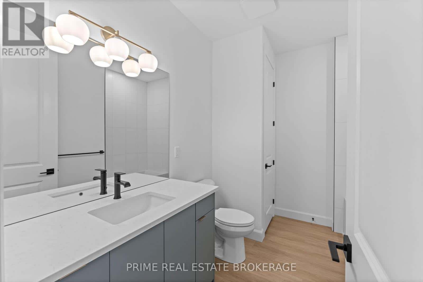 , Lambton Shores (Grand Bend), — Lambton Shores (Grand Bend) - Photo 5 of 38