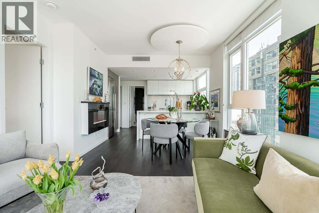 , Vancouver, British Columbia — Vancouver, British Columbia - Photo 3 of 39