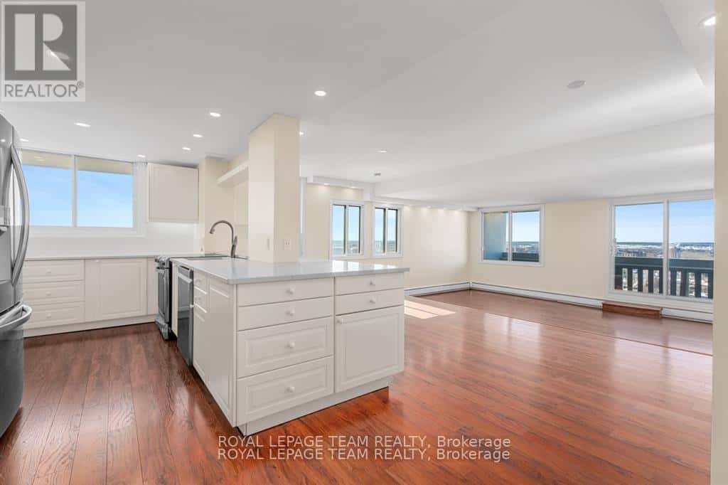 , Ottawa, Ontario — Ottawa, Ontario - Photo 4 of 33