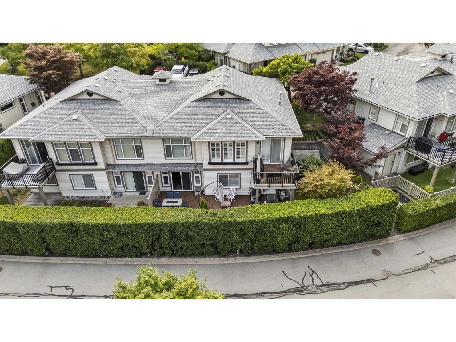 , Surrey, — Surrey - Photo 2 of 32