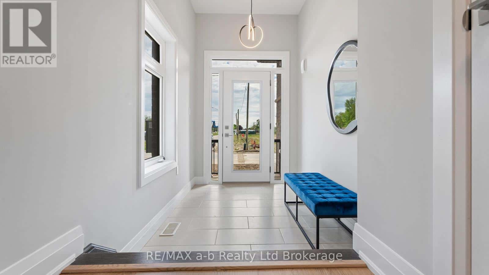 , Norwich (Norwich Town), — Norwich (Norwich Town) - Photo 2 of 27