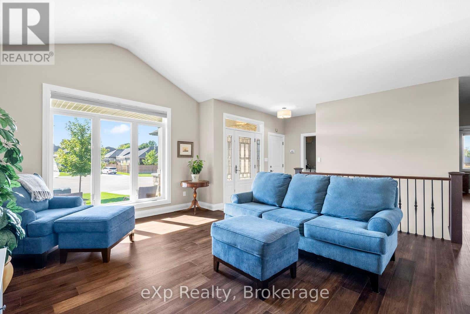 127 DOUG'S CRESCENT — Wellington North (Mount Forest) - Photo 5 of 36