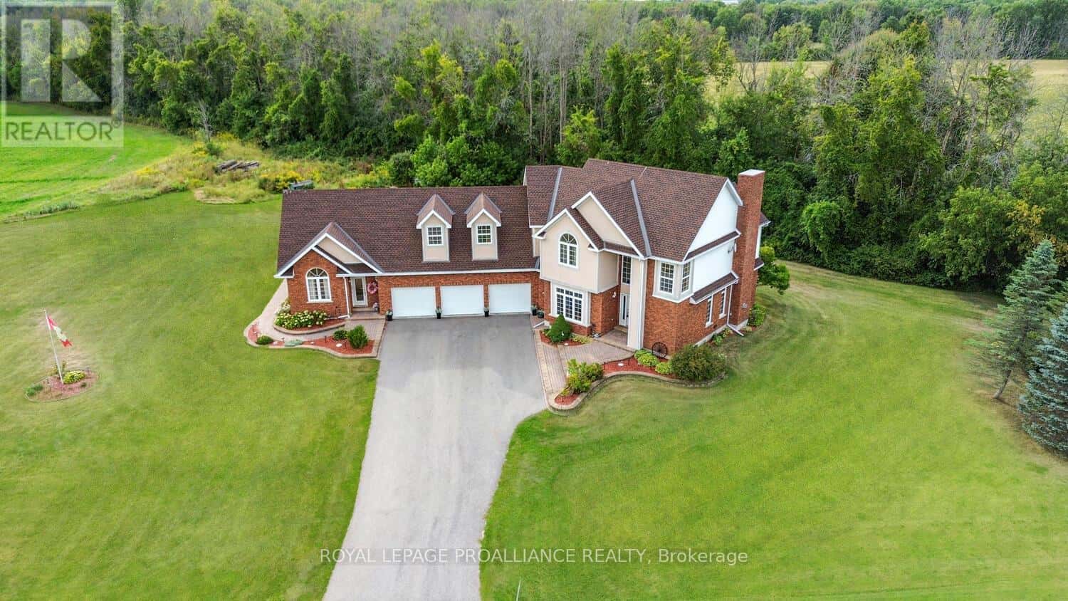 , Edwardsburgh/Cardinal, Ontario — Edwardsburgh/Cardinal, Ontario - Photo 2 of 43