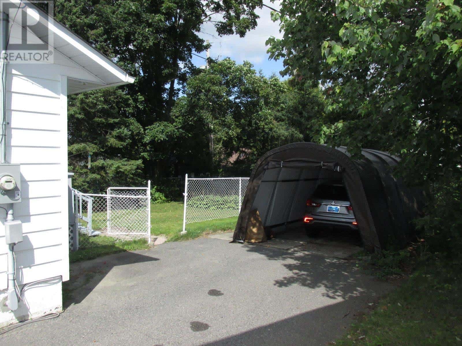 , Elliot Lake, — Elliot Lake - Photo 4 of 44