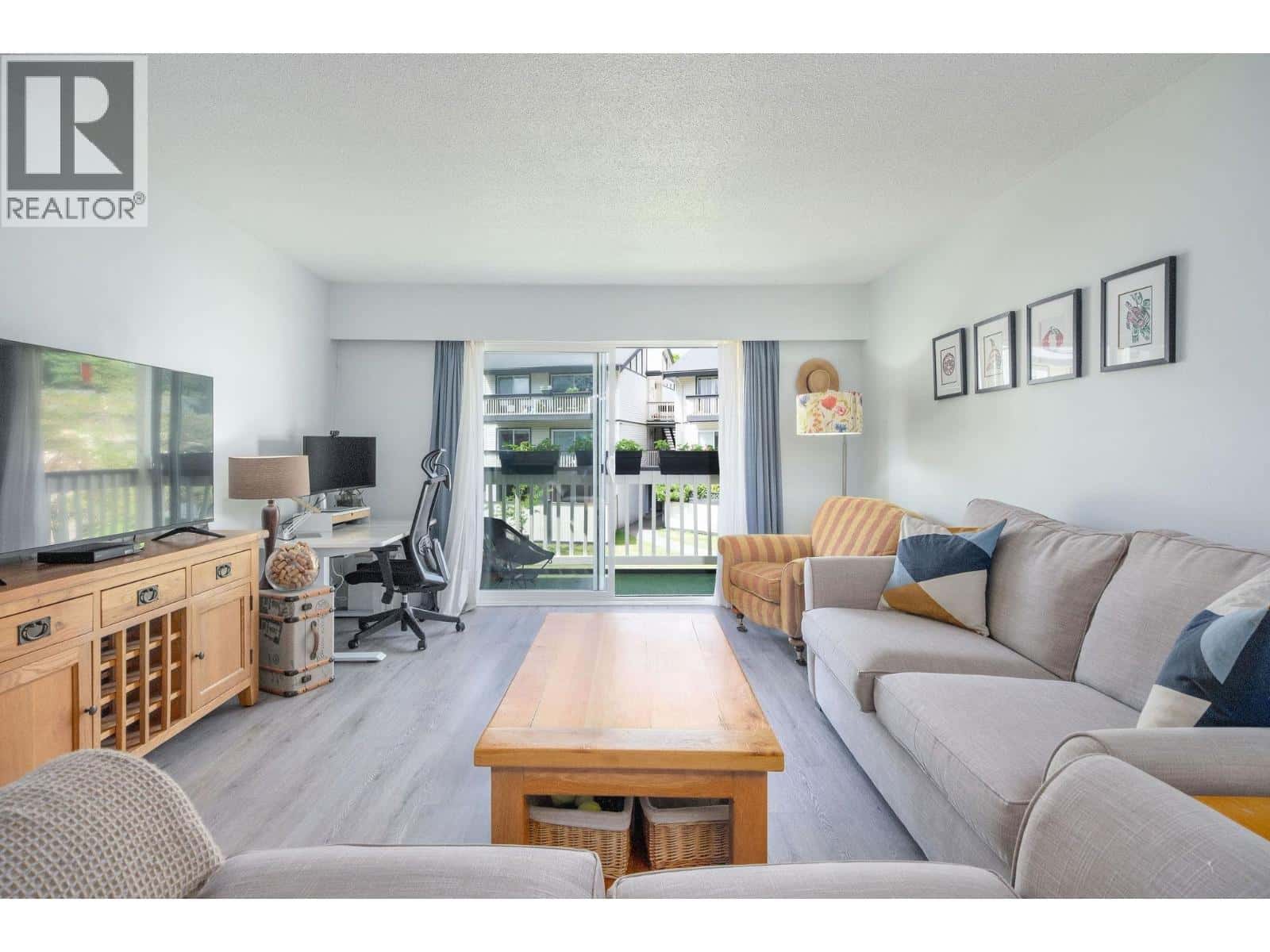 , North Vancouver, — North Vancouver - Photo 3 of 24