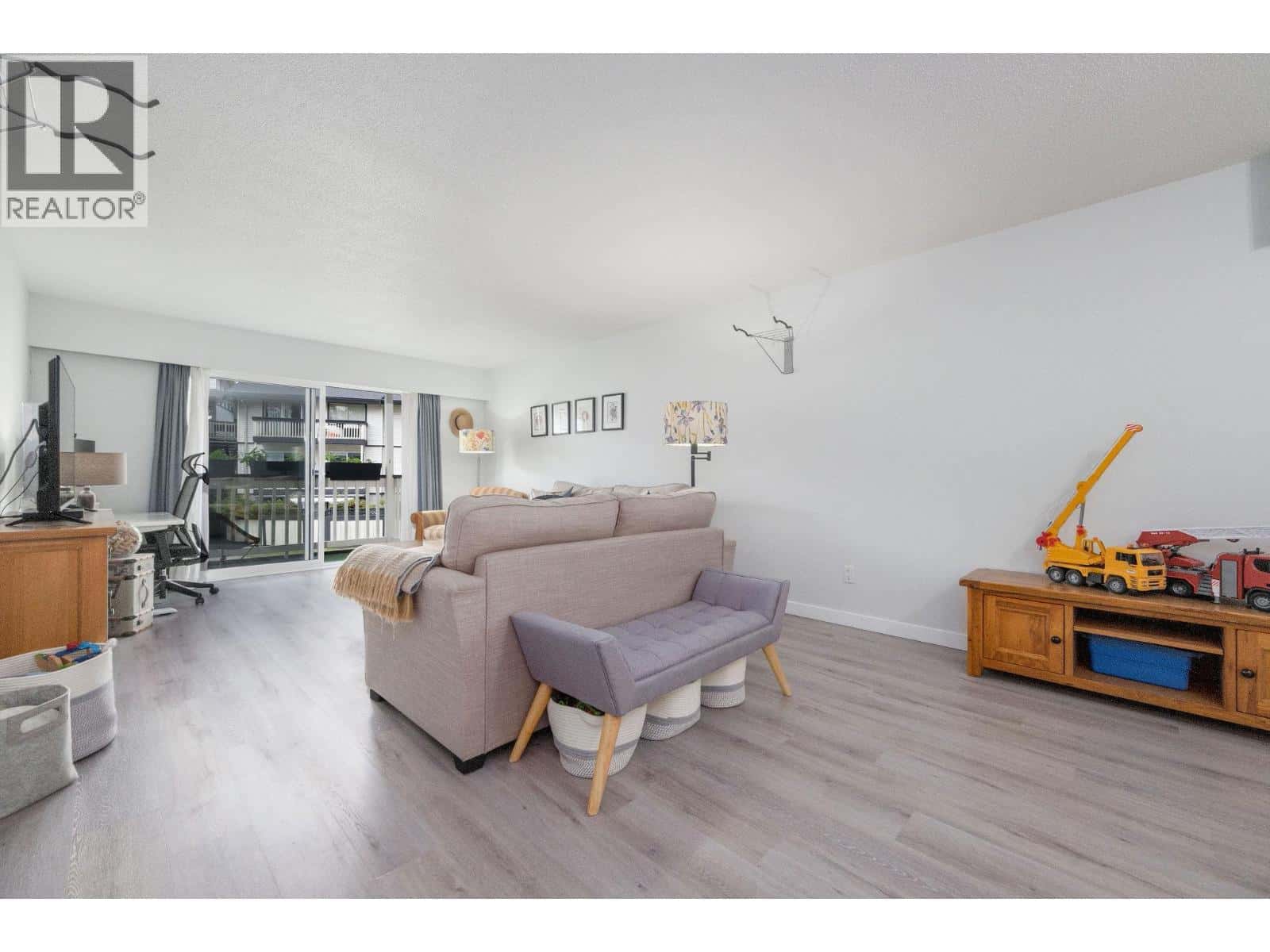 , North Vancouver, — North Vancouver - Photo 5 of 24