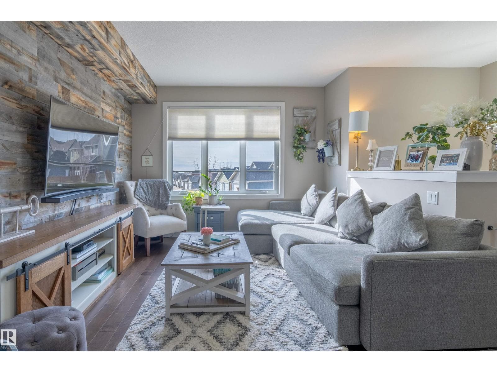 , Edmonton, Alberta — Edmonton, Alberta - Main photo