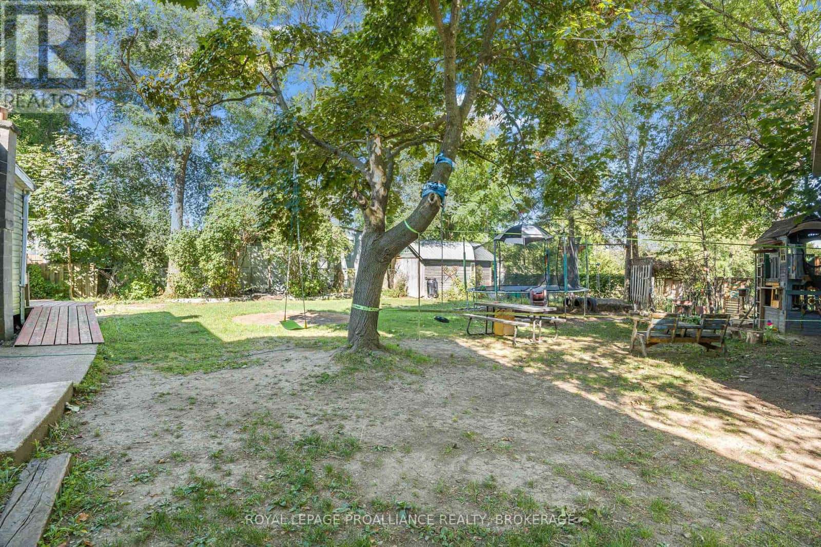 , Kingston (East of Sir John A. Blvd), — Kingston (East of Sir John A. Blvd) - Photo 2 of 24