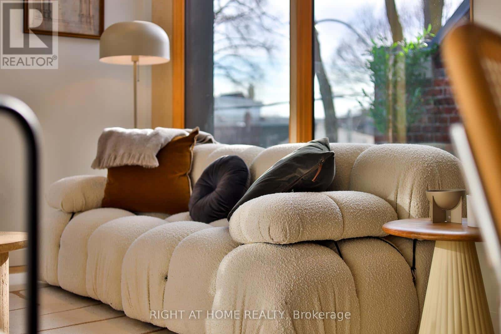 , Toronto (University), — Toronto (University) - Photo 2 of 25