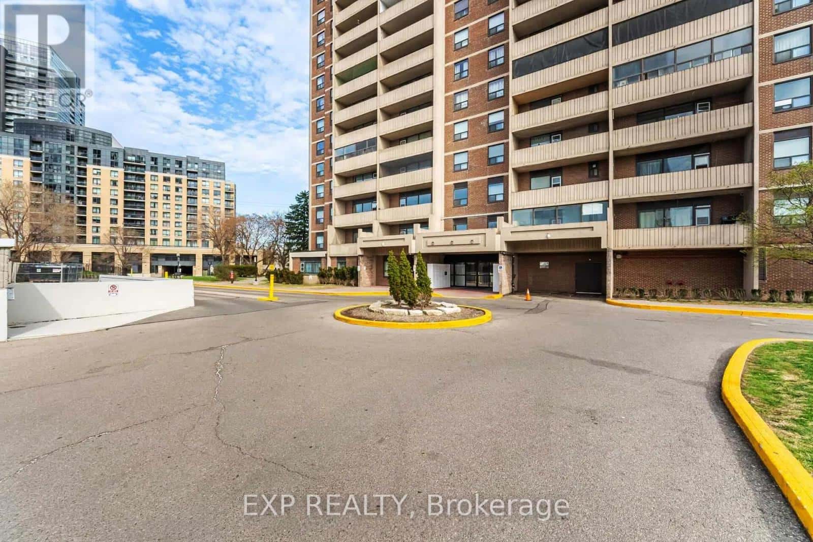 2006 - 3390 WESTON ROAD — Toronto (Humbermede) - Photo 2 of 26