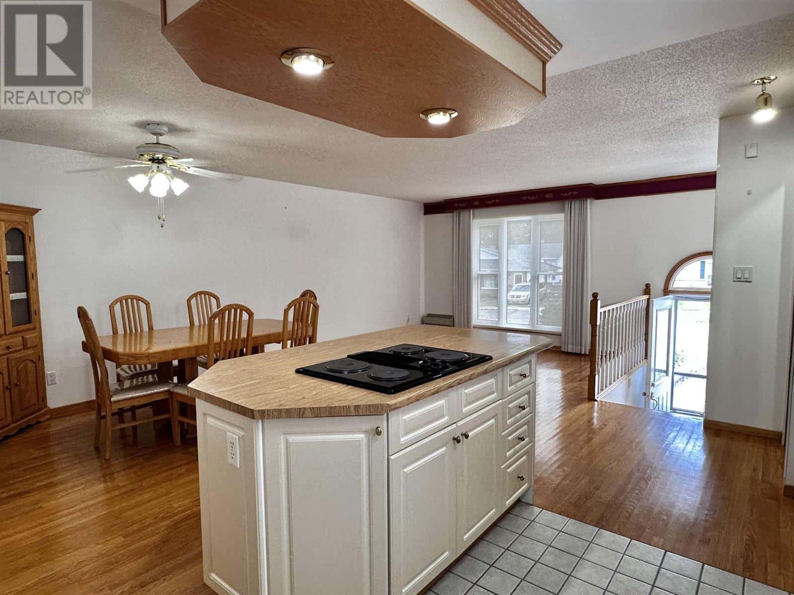 , Elliot Lake, — Elliot Lake - Photo 4 of 45