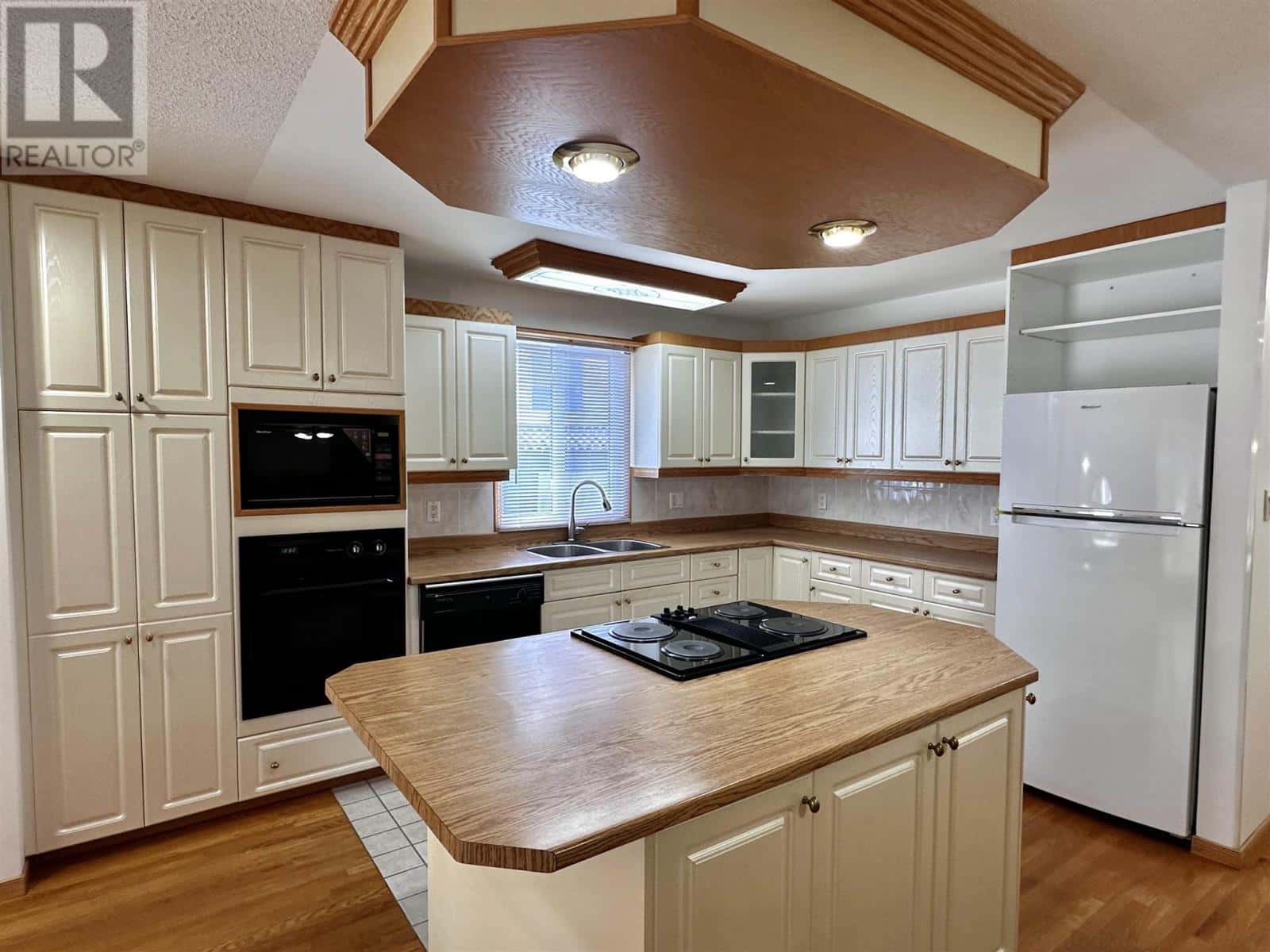 , Elliot Lake, — Elliot Lake - Photo 3 of 45