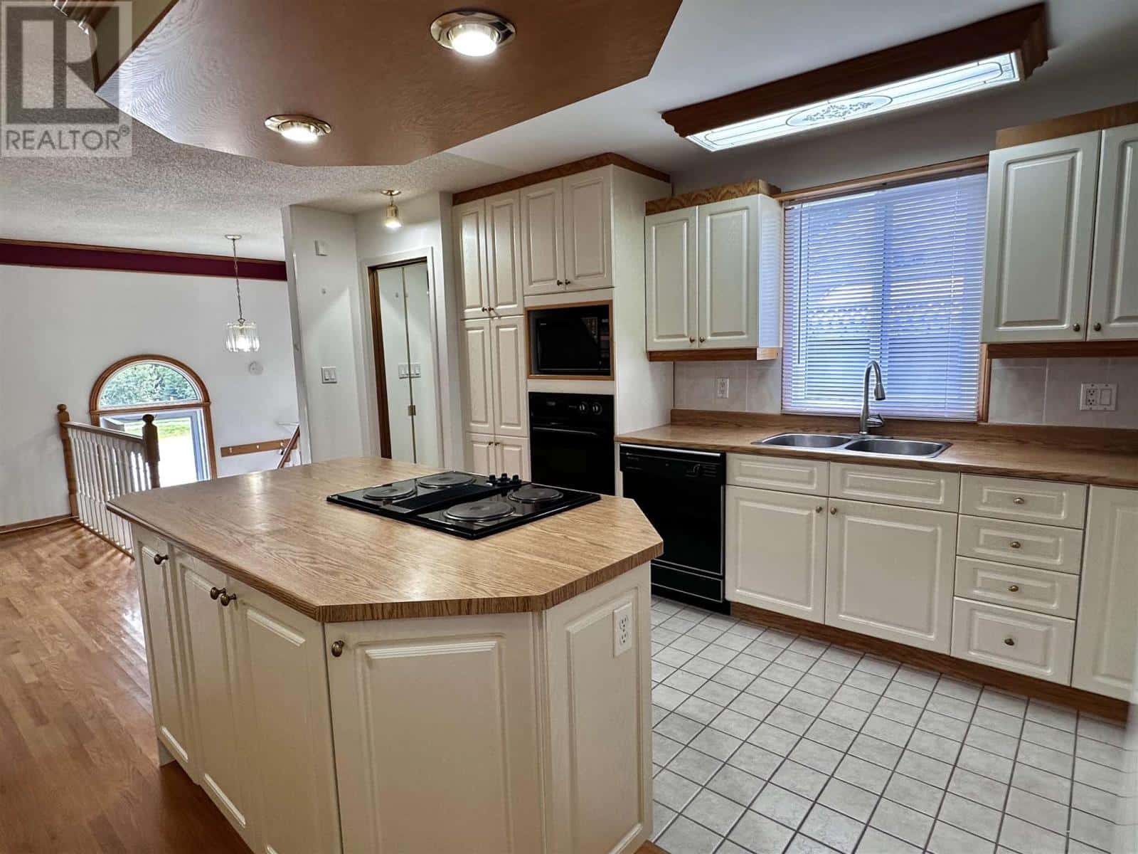 , Elliot Lake, — Elliot Lake - Photo 5 of 45