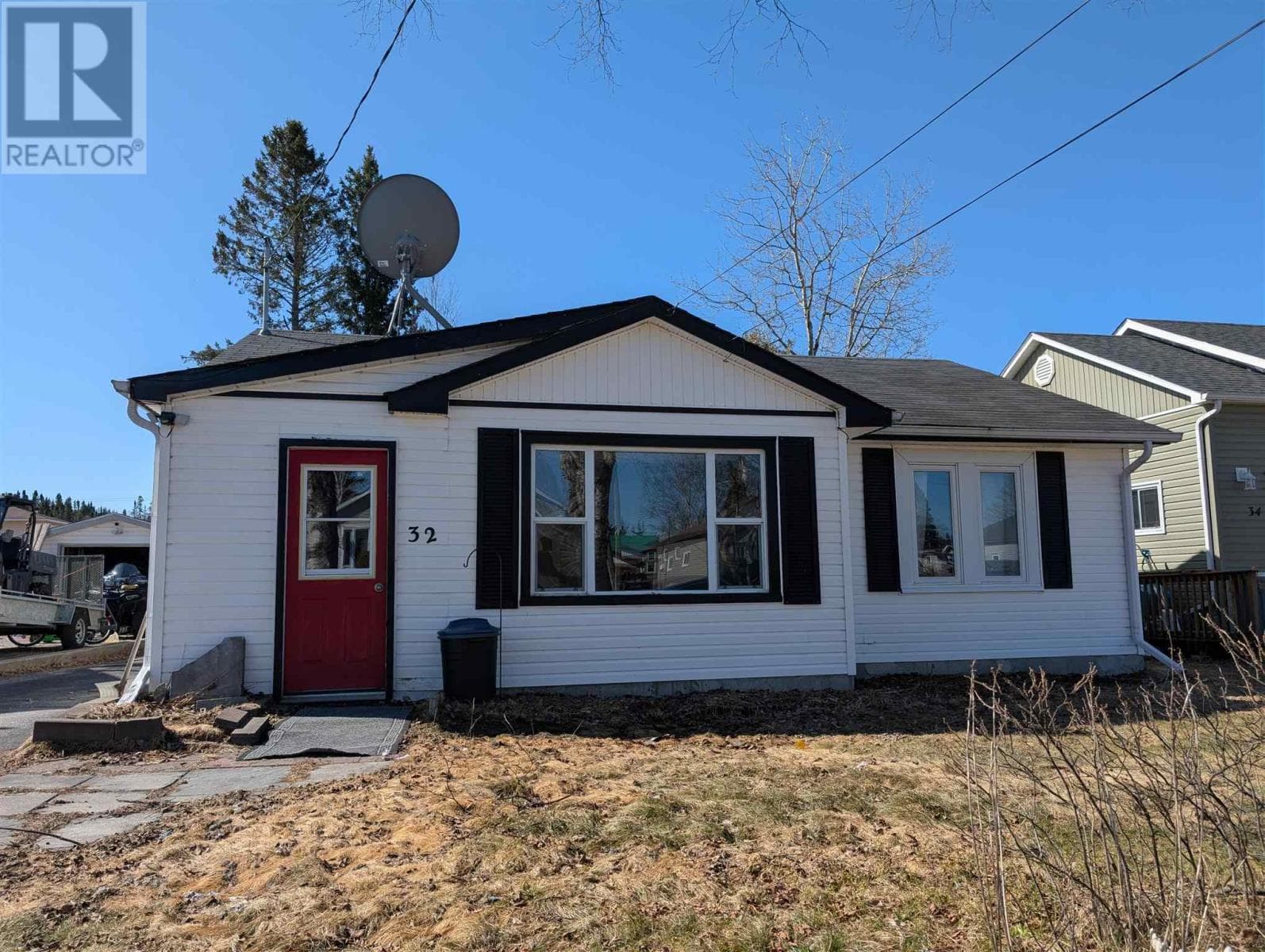 32 Joliet ST — Wawa, Ontario - Main photo