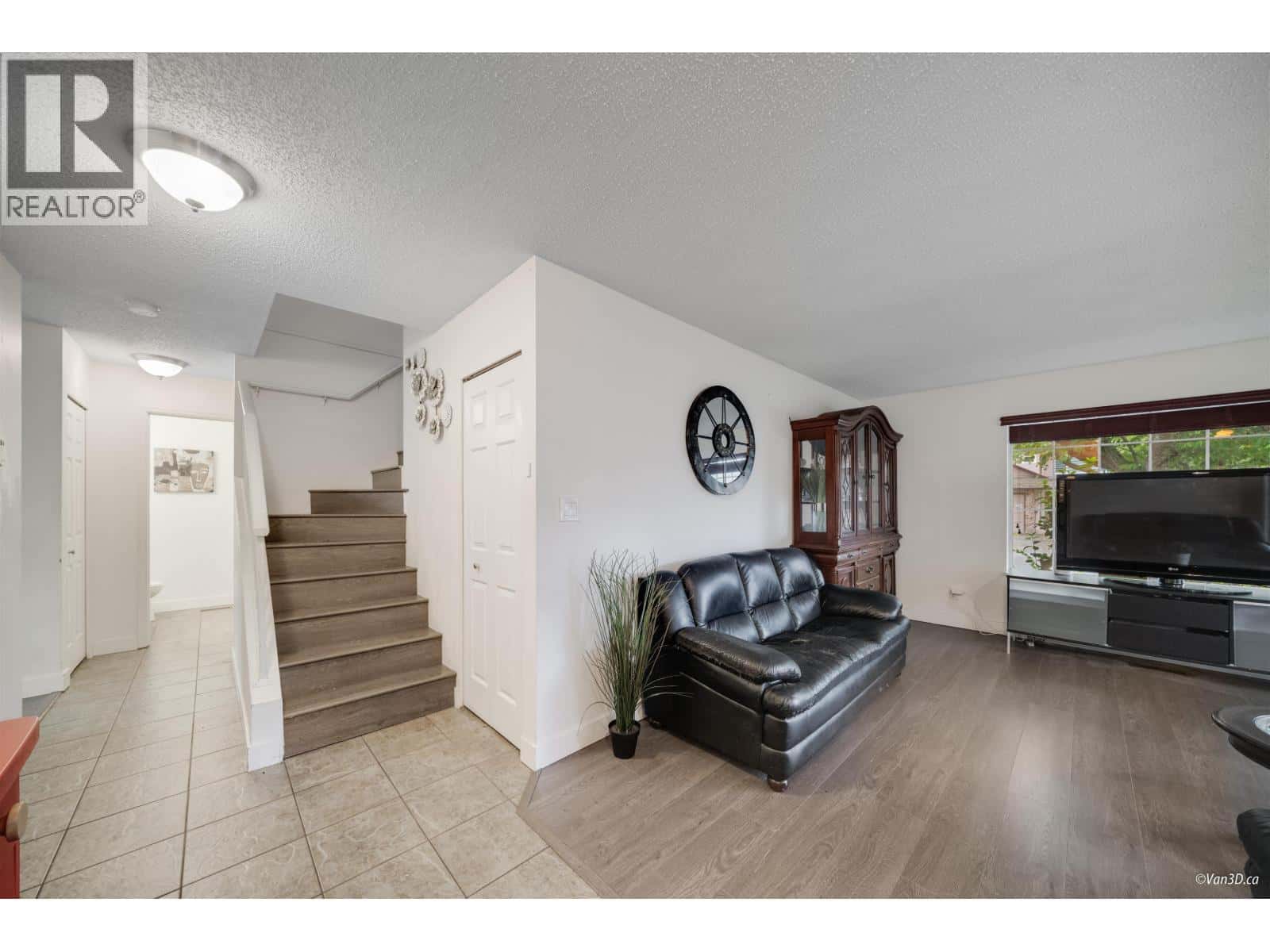 6220 LYNAS LANE — Richmond, British Columbia - Photo 4 of 25