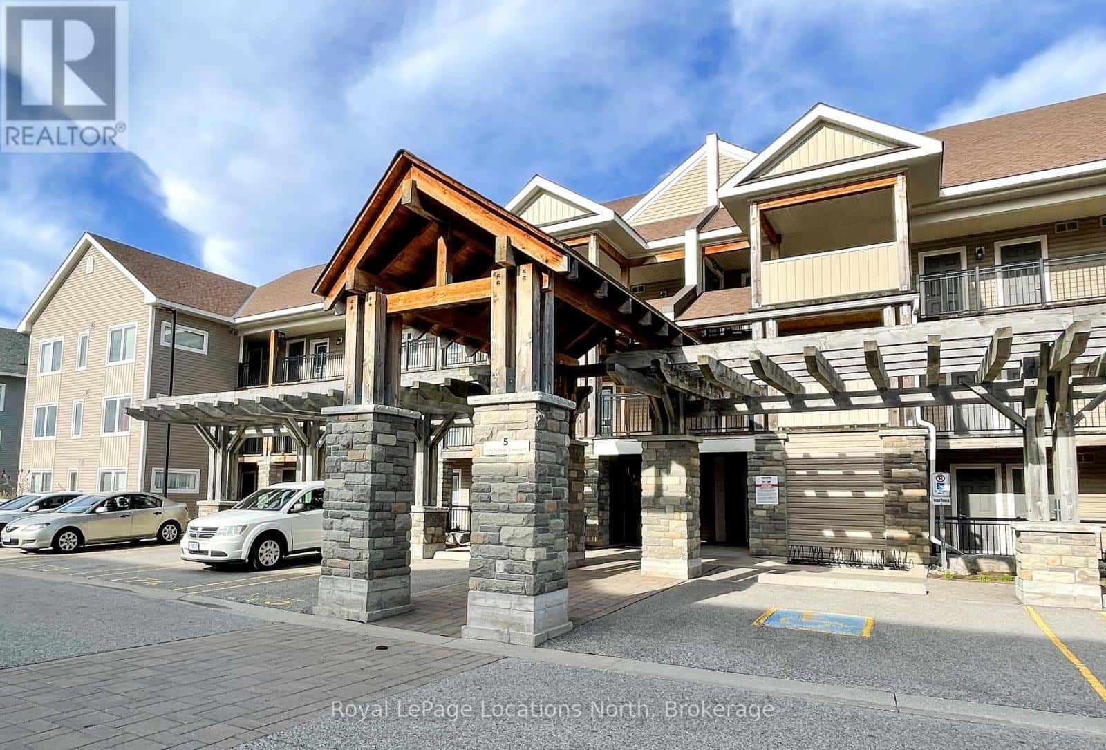 , Collingwood, — Collingwood - Photo 2 of 32