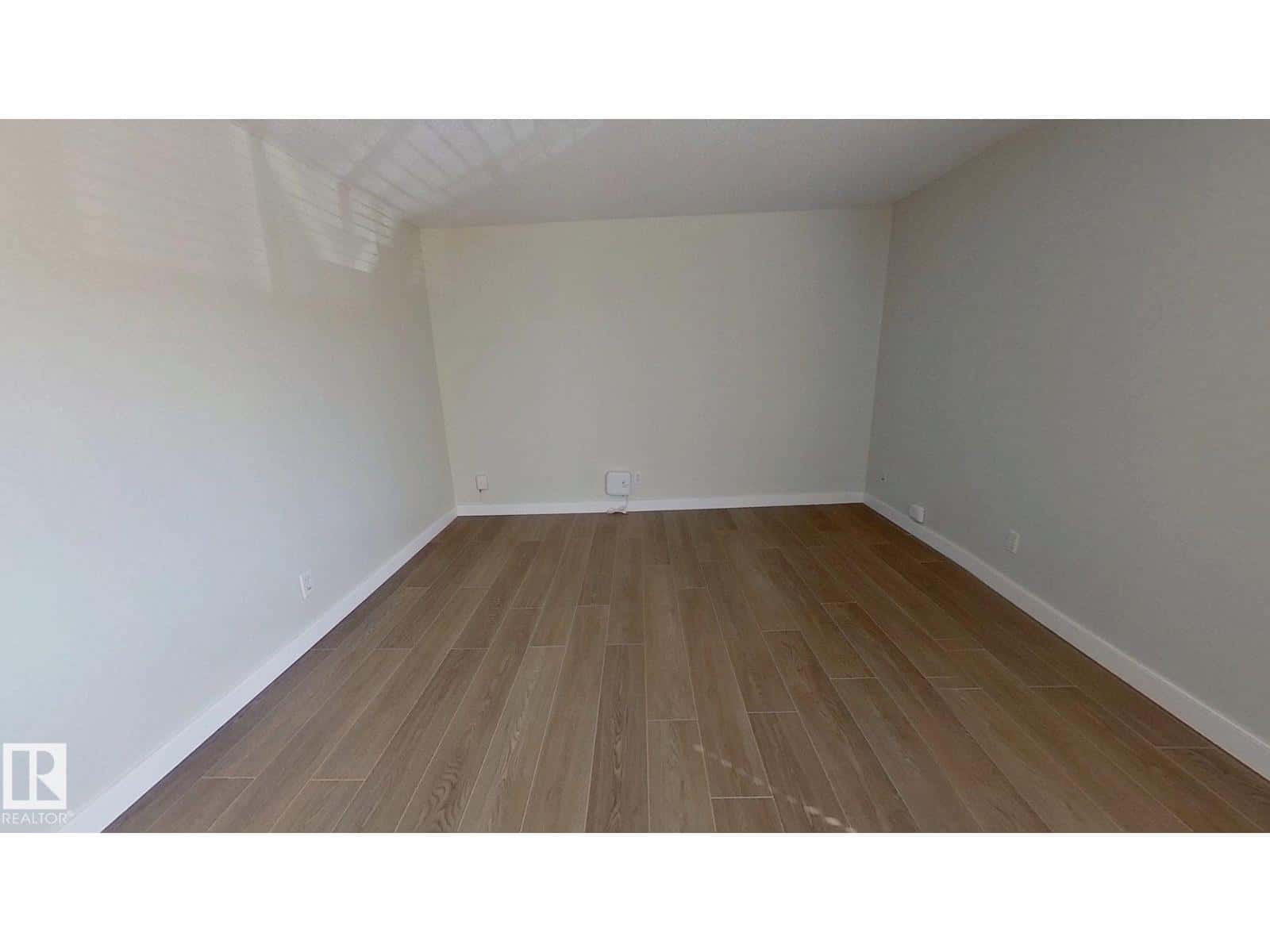 #202 10125 83 AV NW — Edmonton - Photo 5 of 17