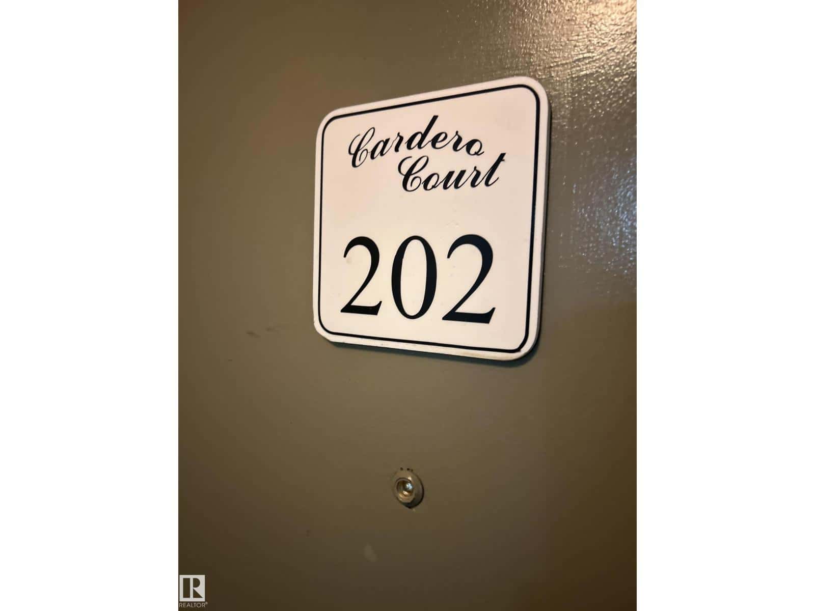 #202 10125 83 AV NW — Edmonton - Photo 4 of 17