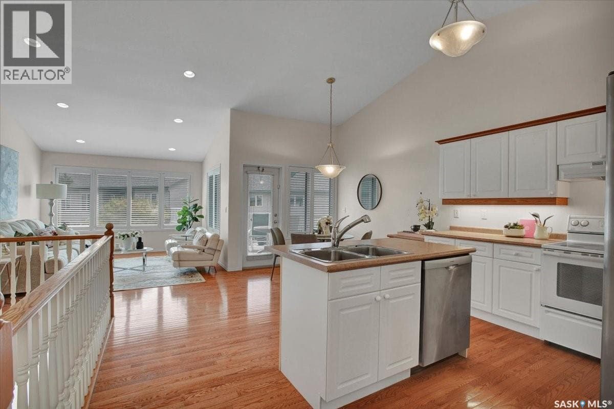 , Saskatoon, Saskatchewan — Saskatoon, Saskatchewan - Main photo