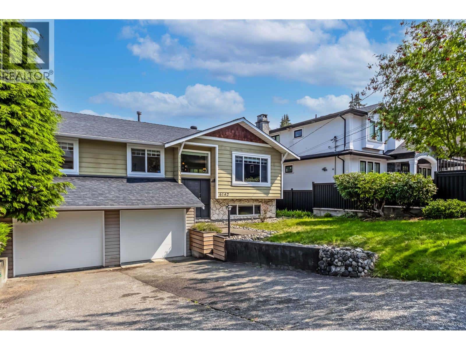 6142 LEIBLY AVENUE — Burnaby - Photo 2 of 34