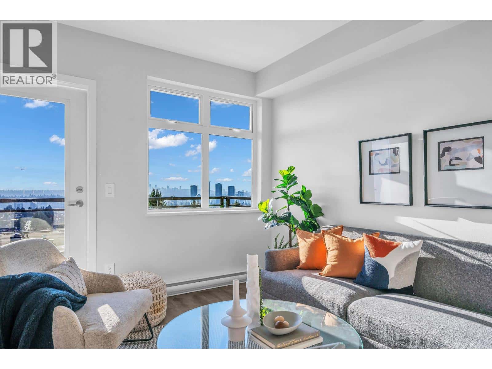 , Burnaby, British Columbia — Burnaby, British Columbia - Photo 4 of 25