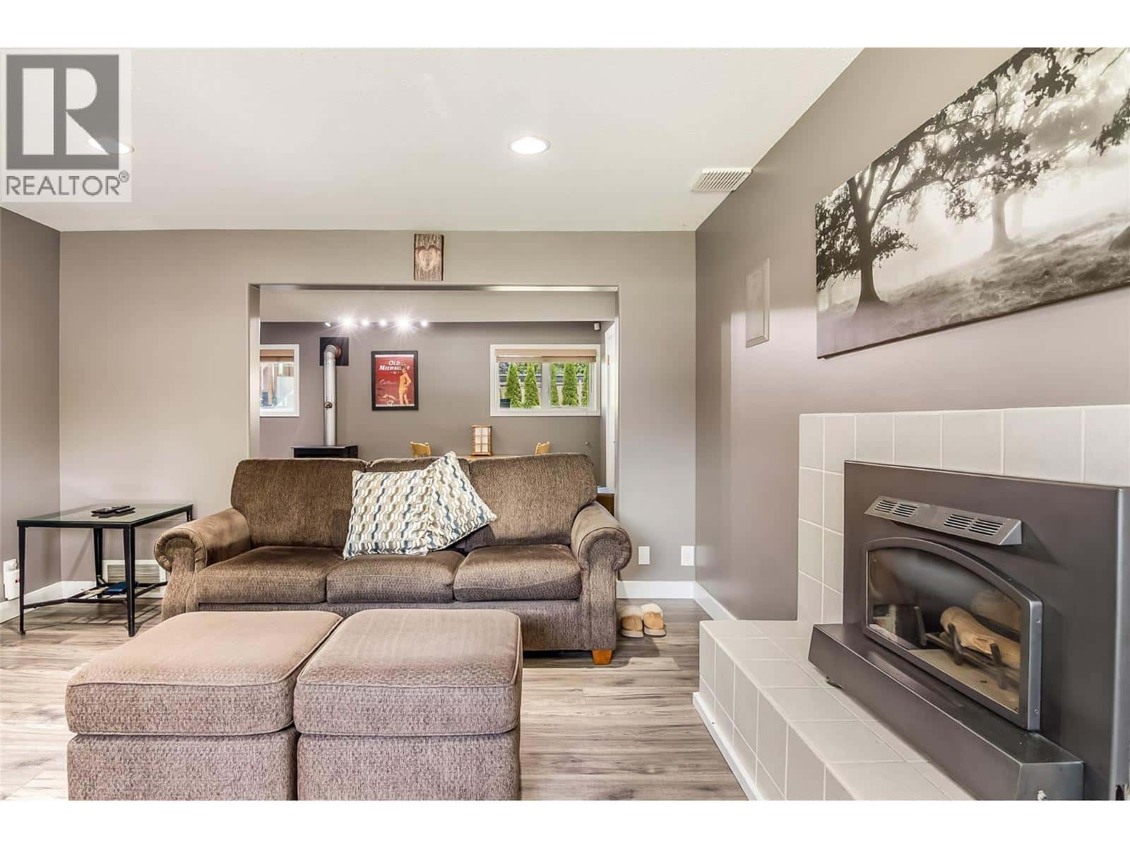 , Revelstoke, British Columbia — Revelstoke, British Columbia - Photo 5 of 77