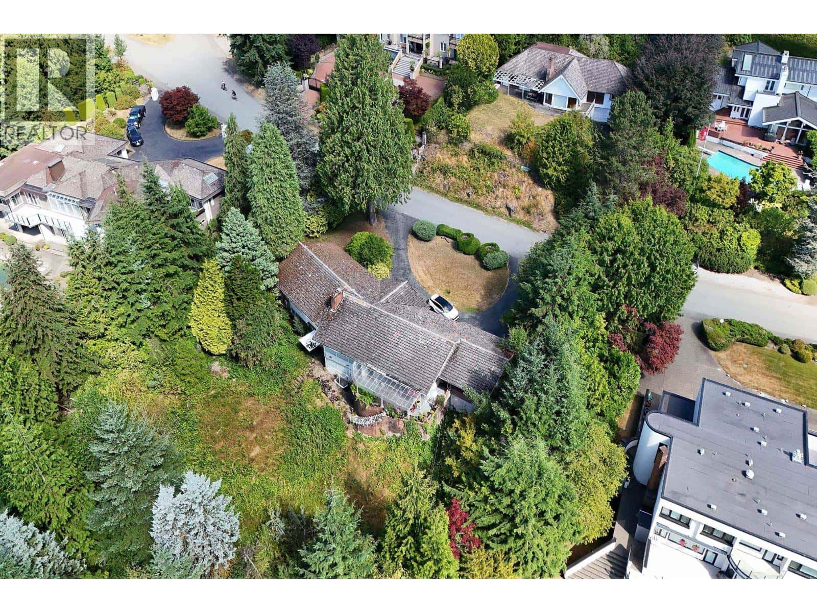 , West Vancouver, — West Vancouver - Photo 2 of 32