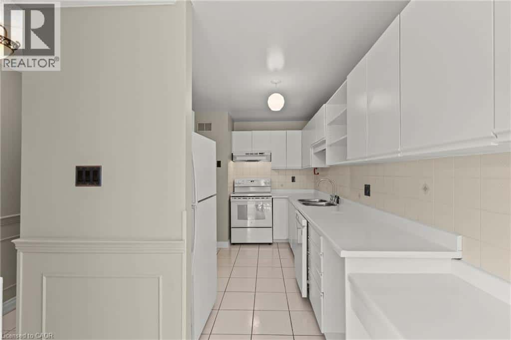 , Mississauga, Ontario — Mississauga, Ontario - Photo 2 of 46