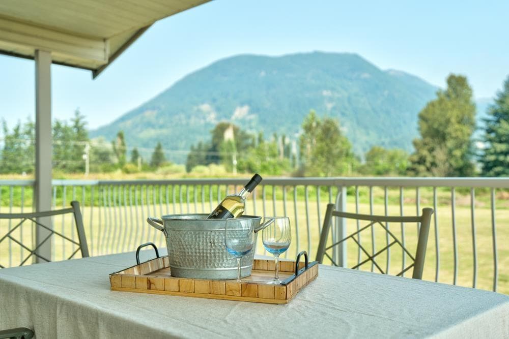 , Mission, British Columbia — Mission, British Columbia - Main photo