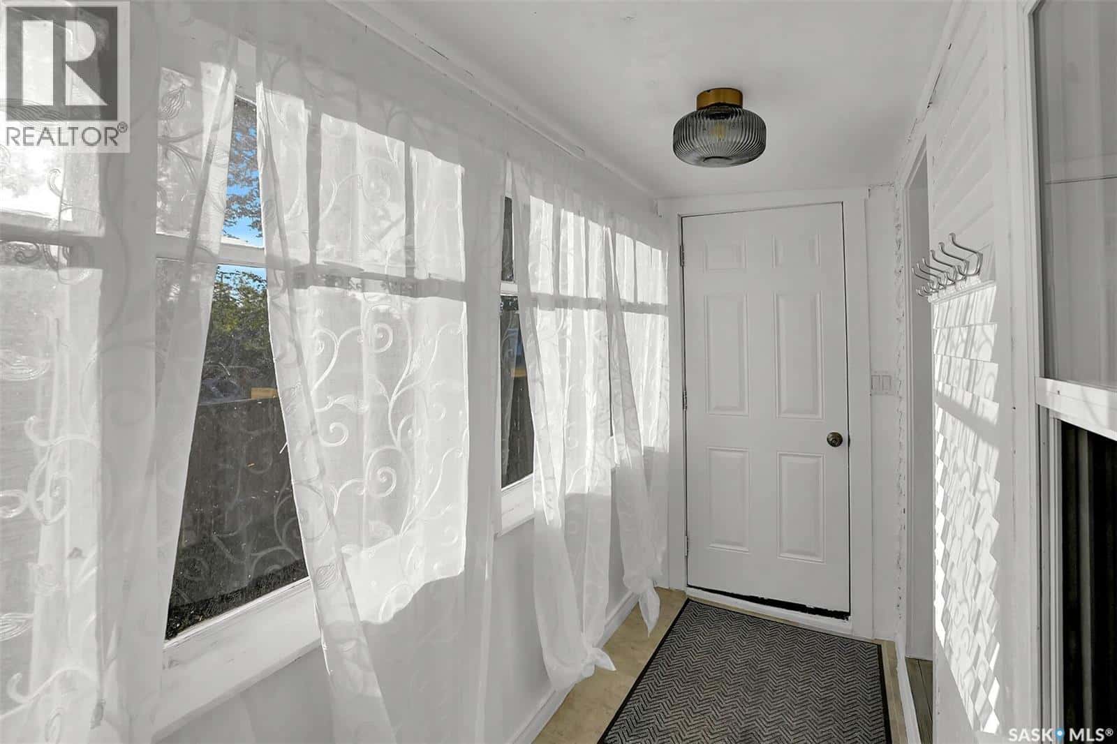 , Regina, Saskatchewan — Regina, Saskatchewan - Photo 4 of 18