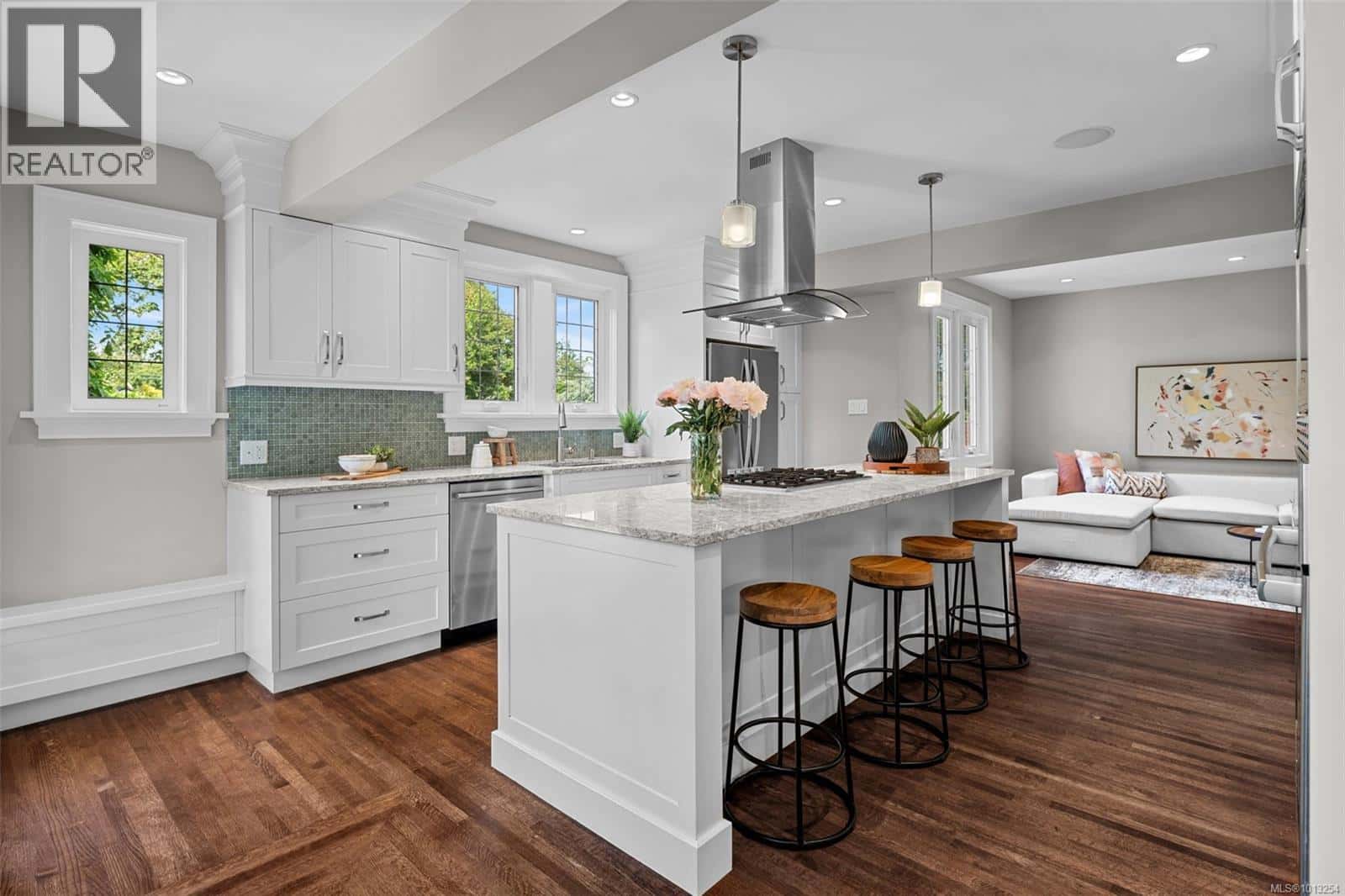 , Oak Bay, — Oak Bay - Photo 4 of 51