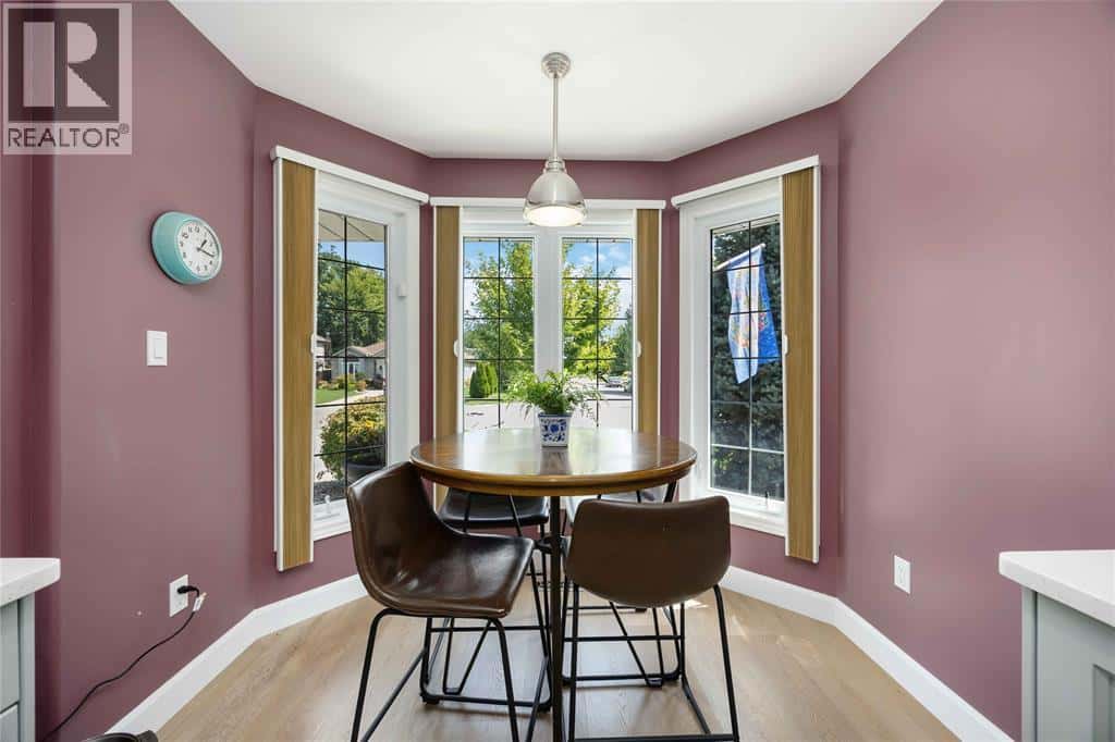 , Sarnia, Ontario — Sarnia, Ontario - Photo 5 of 41